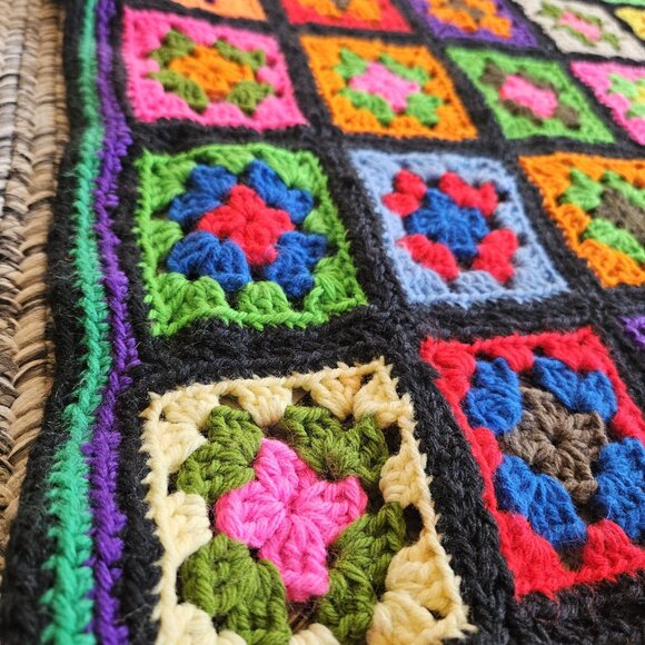 Afghan Granny Square Vintage Colorful Handmade Crocheted Blanket Boho Wool 60x48 - Picture 5 of 6